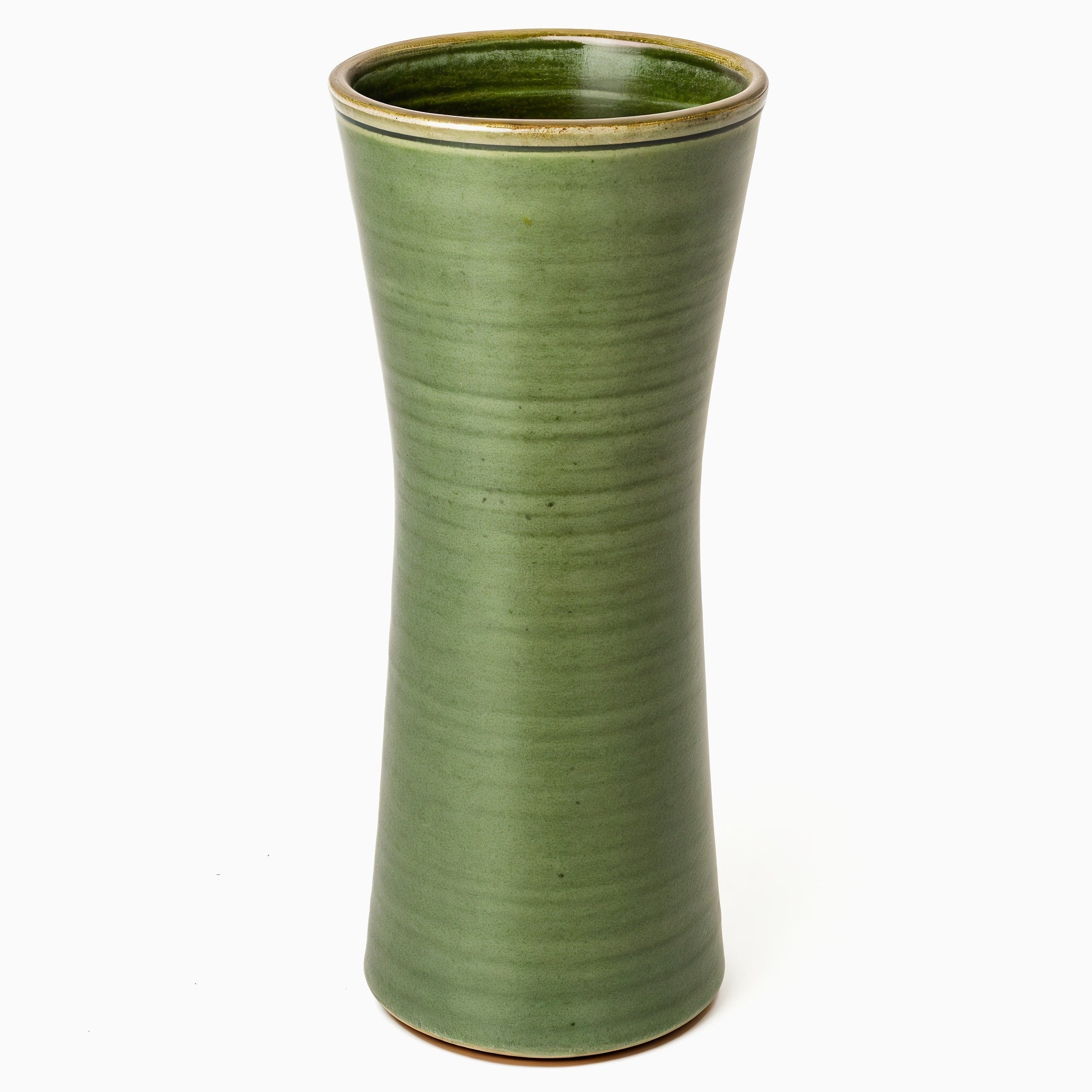 Jarrón Cónico Verde Oliva — vista frontal con textura suave