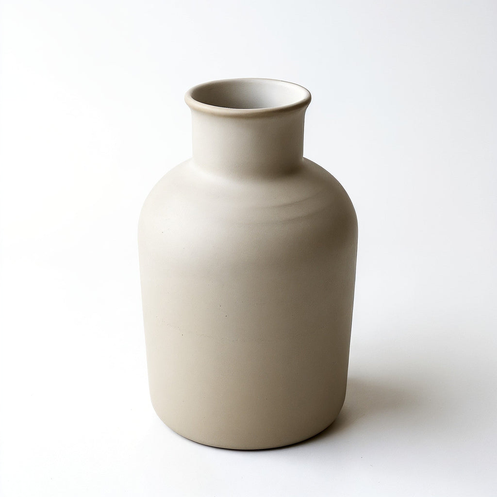 Jarrón minimalista de cerámica gris perla — perfil lateral