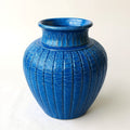 Tiendalodama Jarrón Artesanal Azul Cobalto — perfil lateral del jarrón