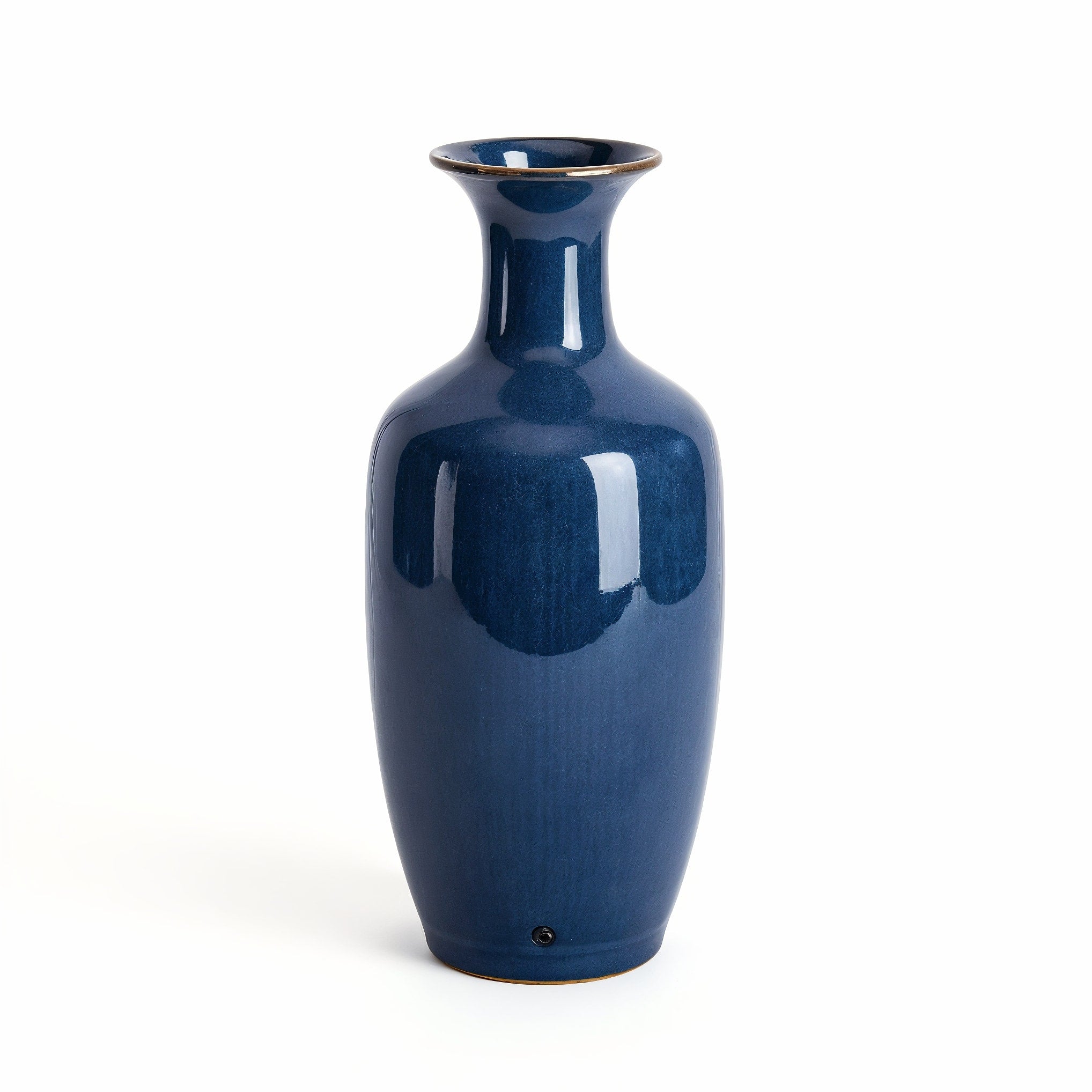 Jarrón de cerámica azul marino — detalle de la base