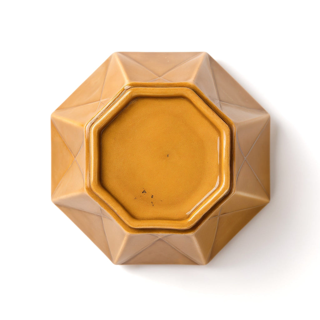 Jarrón Hexagonal Ocre — vista de la base inferior