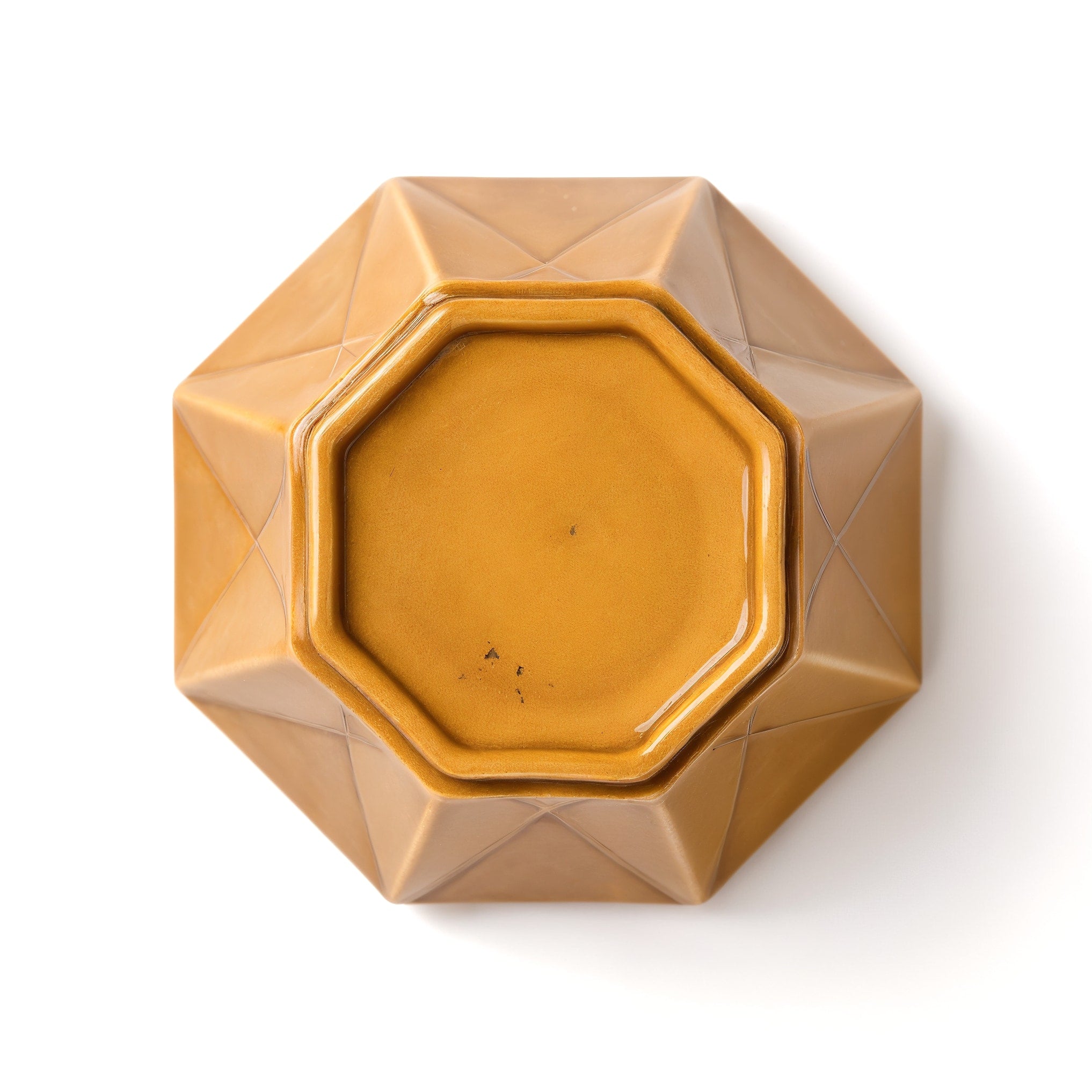 Jarrón Hexagonal Ocre — vista de la base inferior