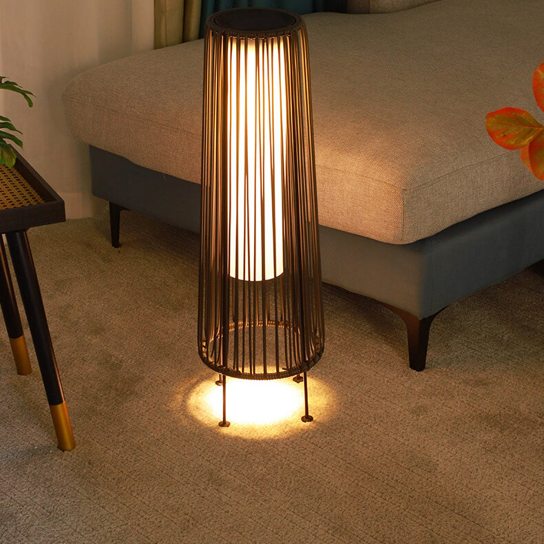Lámpara de pie LED redonda vertical moderna minimalista, impermeable, de hierro y ratán para patio exterior