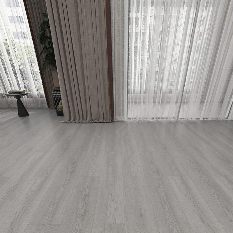 Suelo laminado de madera maciza natural E0 de 49" x 8" de ancho, con sistema de clic y resistente al agua.