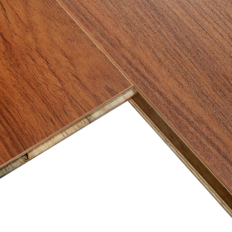 Suelo laminado antideslizante con sistema de clic