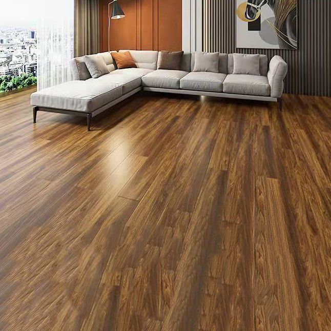 Suelo laminado de madera maciza natural E0 de 49" x 8" de ancho, con sistema de clic y resistente al agua.