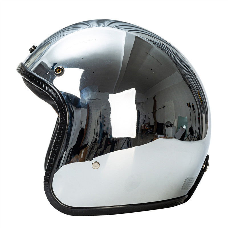 Casco de motocicleta retro cromado
