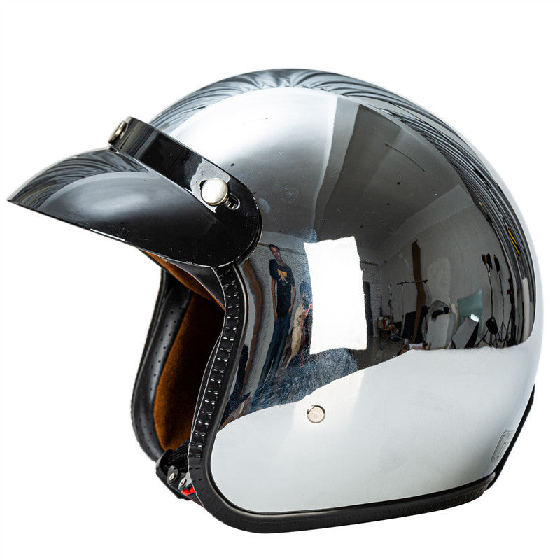 Casco de motocicleta retro cromado