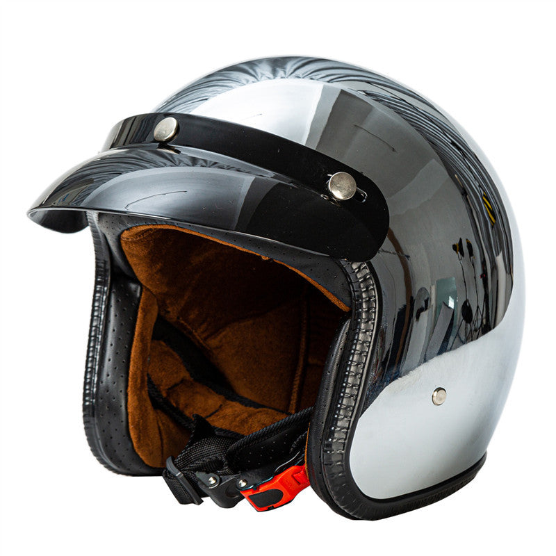 Casco de motocicleta retro cromado