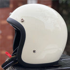 Casco de motocicleta clásico de media carcasa