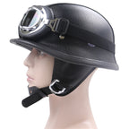Casco de motocicleta de cuero vintage con gafas cromadas