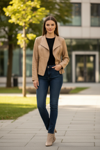 Chaqueta elegante para mujer con corte moderno para un look elegante y seguro.