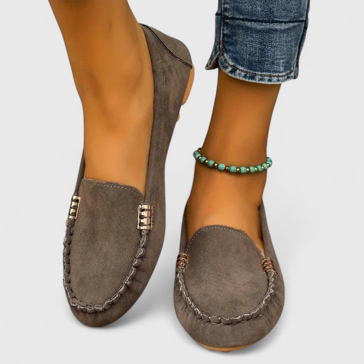 Mocasines de mujer con cierre sin cordones y barra metálica
