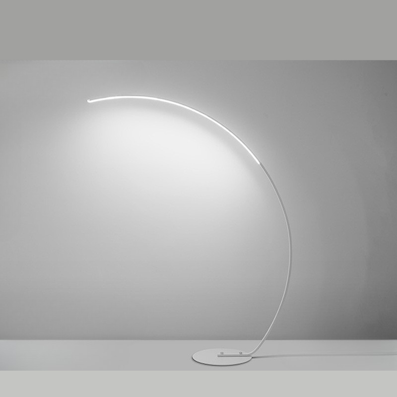 Lámpara de pie LED moderna con arco | Diseño minimalista con controles inteligentes