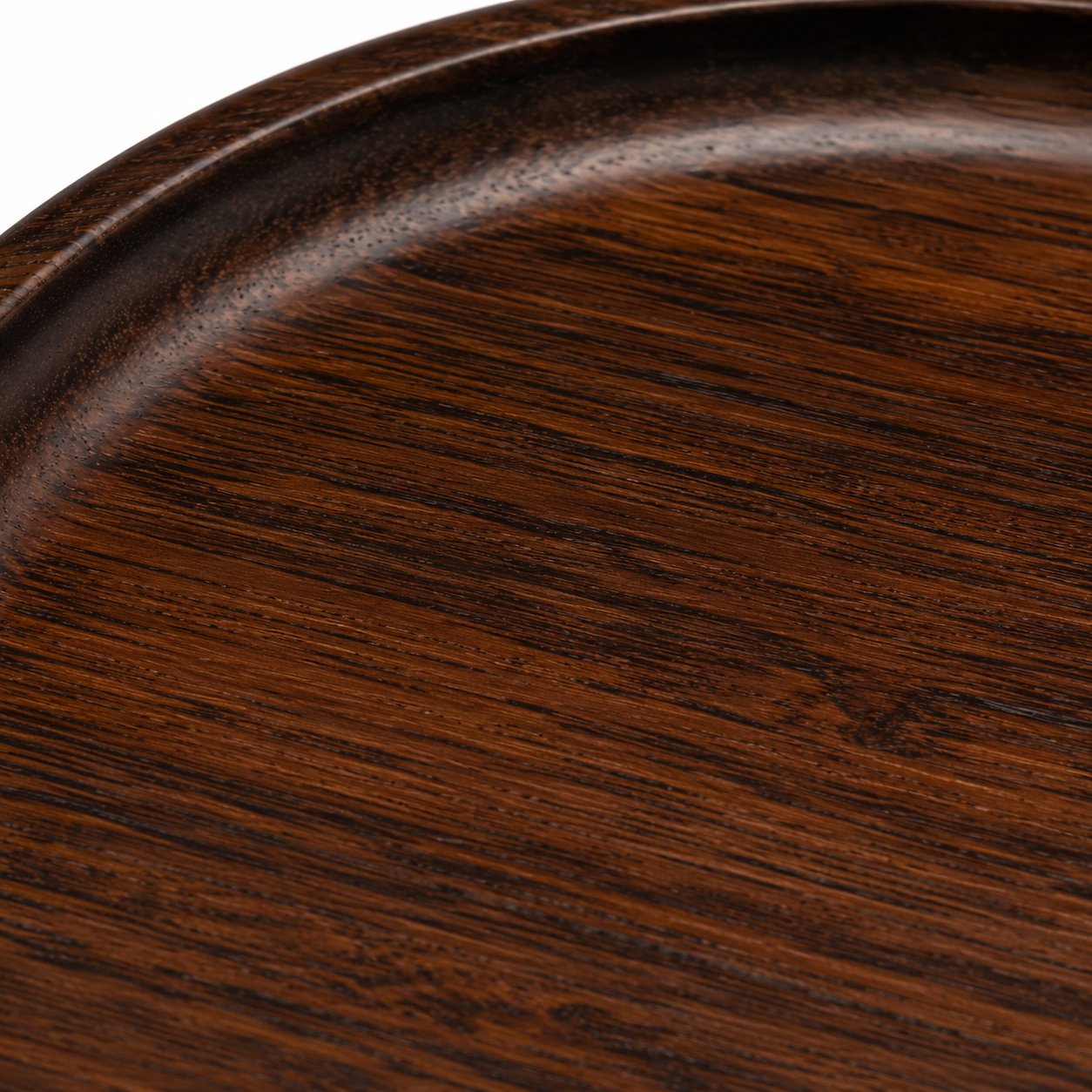 Bandeja de madera resistente y decorativa.