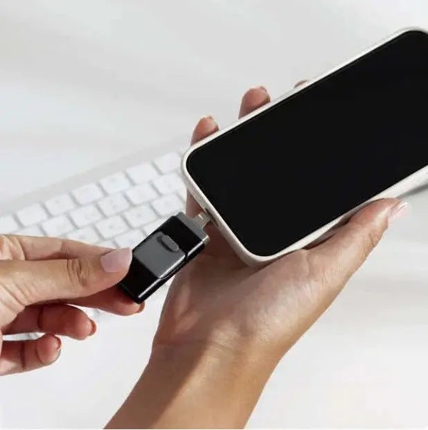Memoria USB 4 en 1: más espacio de almacenamiento, sin pérdida de recuerdos