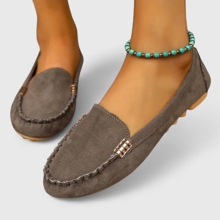 Mocasines de mujer con cierre sin cordones y barra metálica