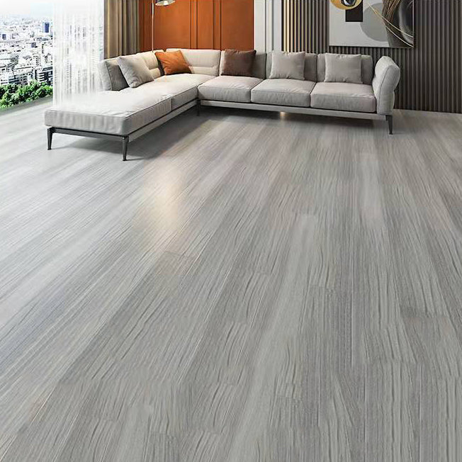 Suelo laminado de madera maciza natural E0 de 49" x 8" de ancho, con sistema de clic y resistente al agua.
