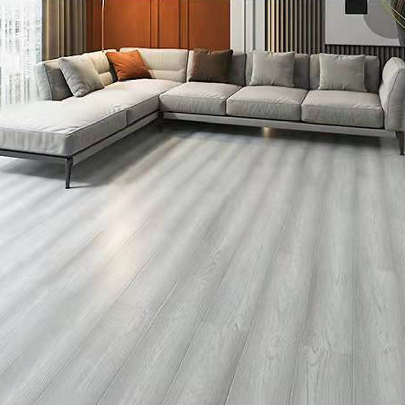 Suelo laminado de madera maciza natural E0 de 49" x 8" de ancho, con sistema de clic y resistente al agua.
