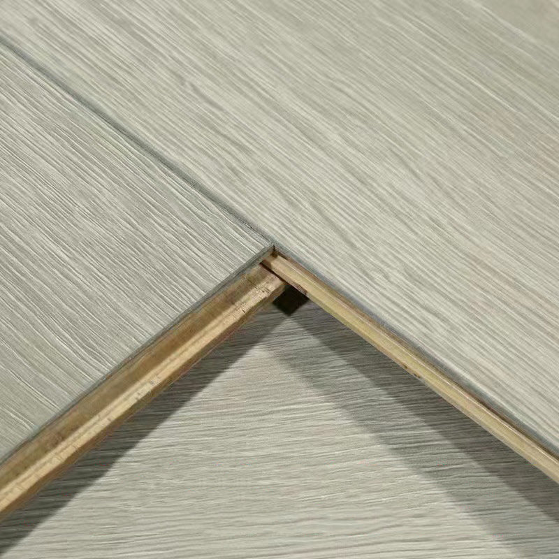 Suelo laminado de madera maciza natural E0 de 49" x 8" de ancho, con sistema de clic y resistente al agua.
