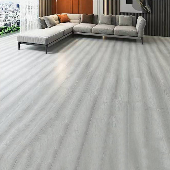 Suelo laminado de madera maciza natural E0 de 49" x 8" de ancho, con sistema de clic y resistente al agua.
