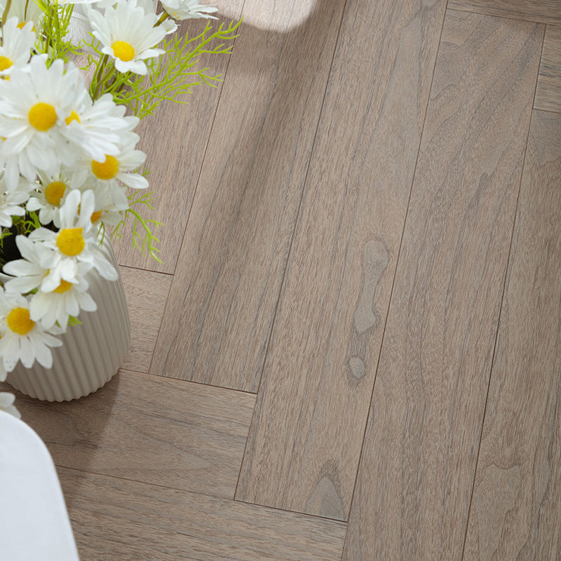 Suelo laminado antideslizante con sistema de clic