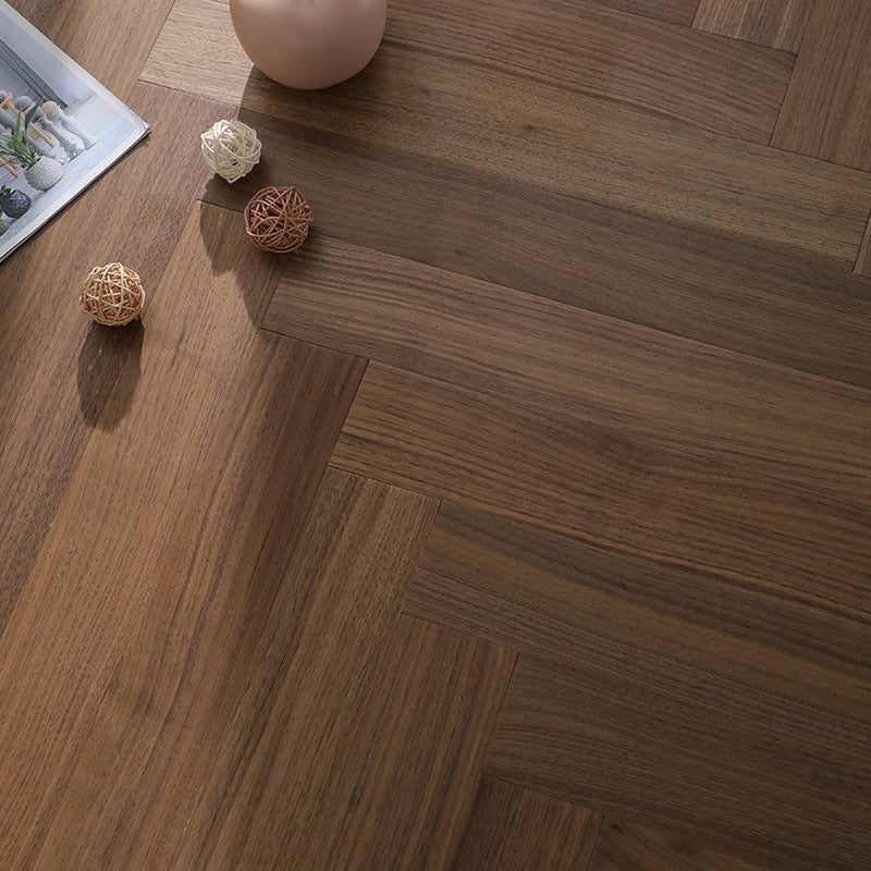 Suelo laminado antideslizante con sistema de clic