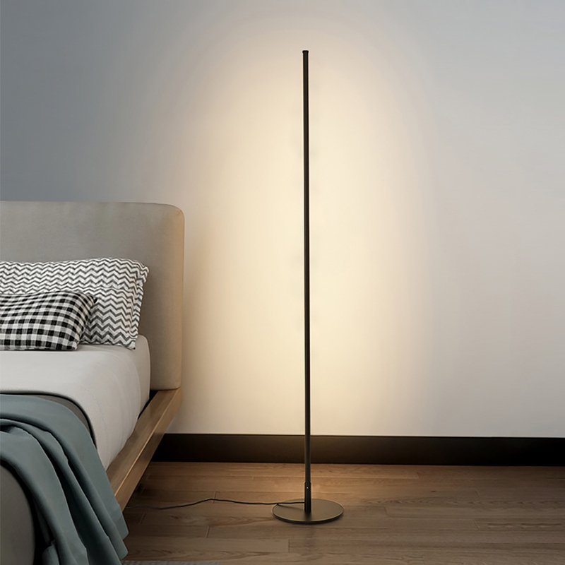 Lámpara de pie LED LumaArc con regulador de intensidad remoto Iluminación cálida y fría