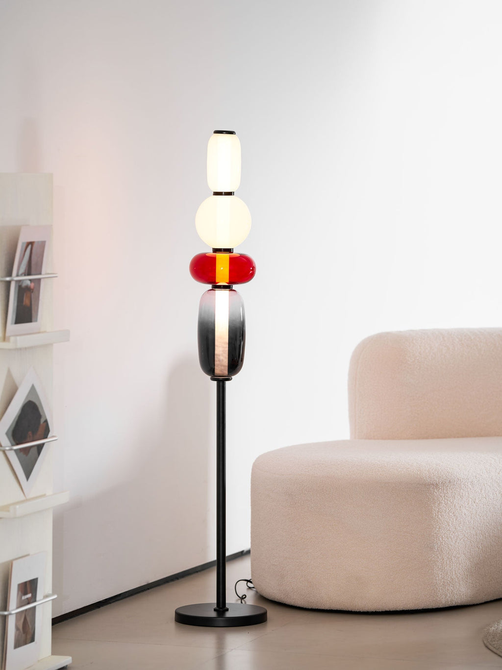 Lámpara de pie de vidrio soplado a mano con racimos de vidrio artísticos – Icono de estilo decorativo con LED integrado – Disponible en dos alturas