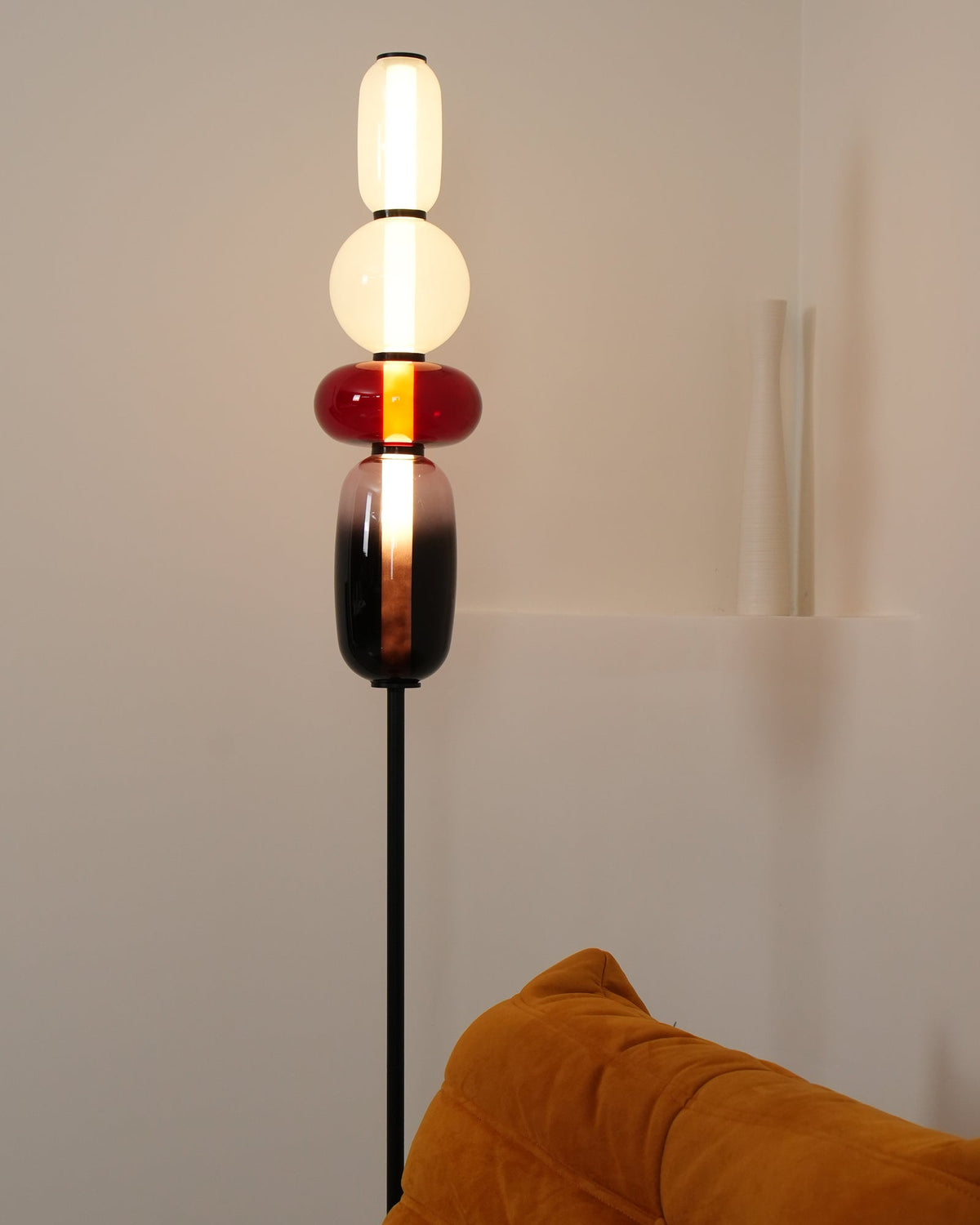 Lámpara de pie de vidrio soplado a mano con racimos de vidrio artísticos – Icono de estilo decorativo con LED integrado – Disponible en dos alturas