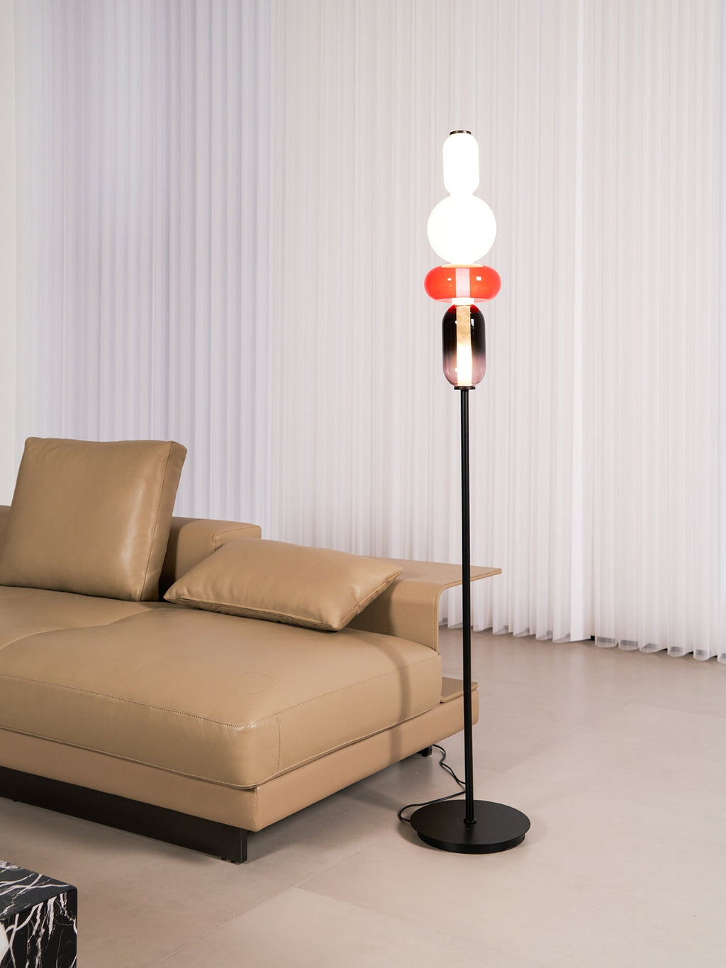 Lámpara de pie de vidrio soplado a mano con racimos de vidrio artísticos – Icono de estilo decorativo con LED integrado – Disponible en dos alturas