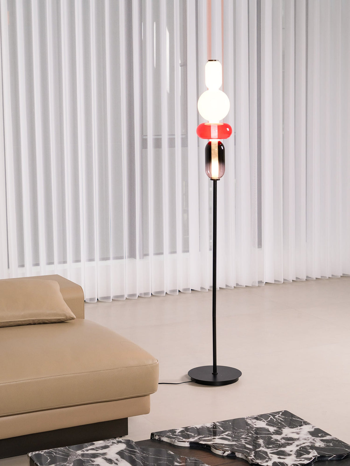 Lámpara de pie de vidrio soplado a mano con racimos de vidrio artísticos – Icono de estilo decorativo con LED integrado – Disponible en dos alturas