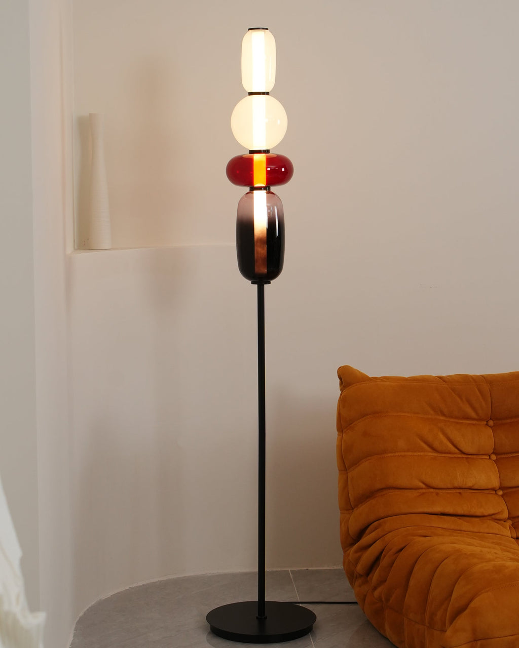 Lámpara de pie de vidrio soplado a mano con racimos de vidrio artísticos – Icono de estilo decorativo con LED integrado – Disponible en dos alturas