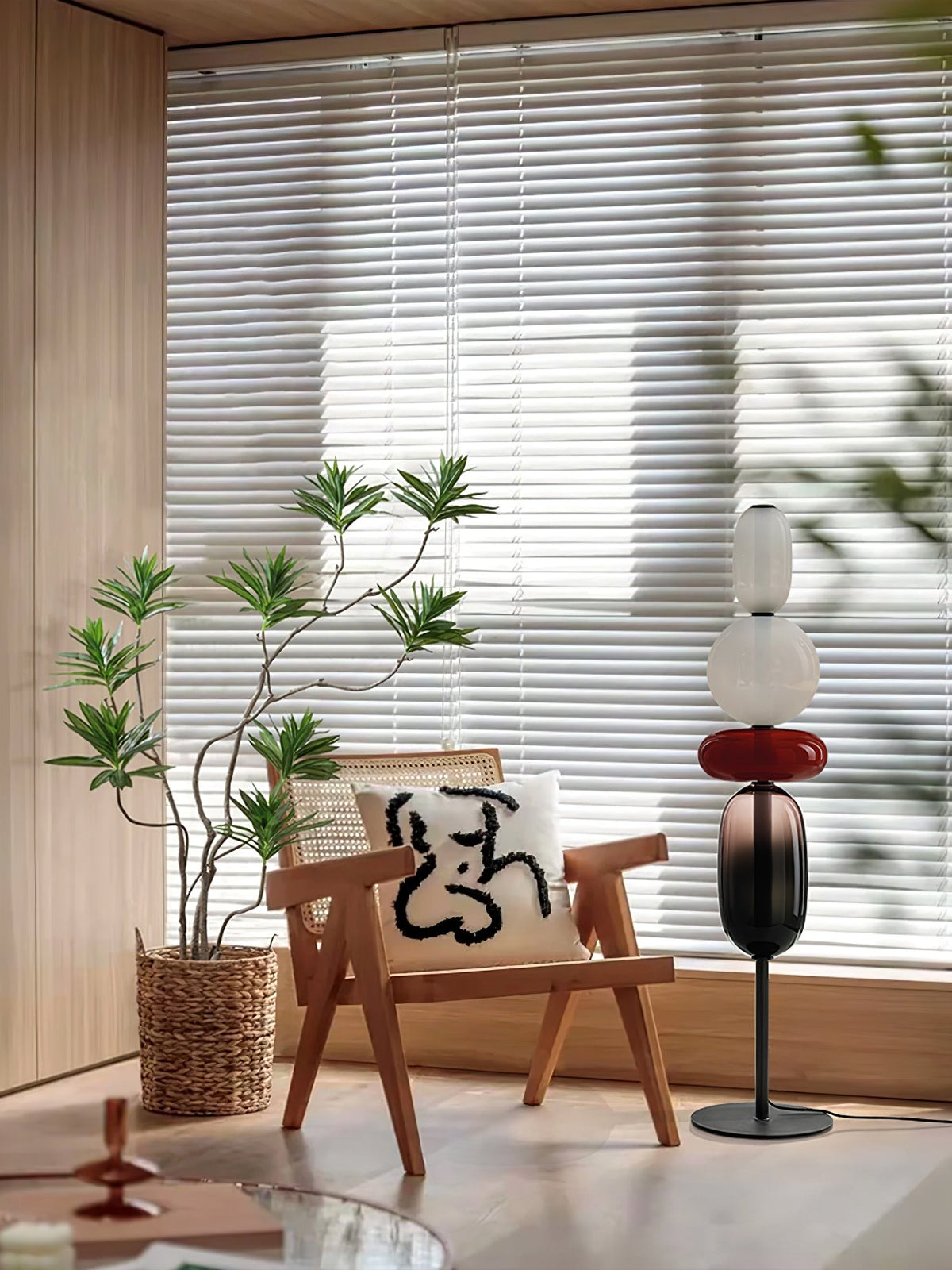 Lámpara de pie de vidrio soplado a mano con racimos de vidrio artísticos – Icono de estilo decorativo con LED integrado – Disponible en dos alturas