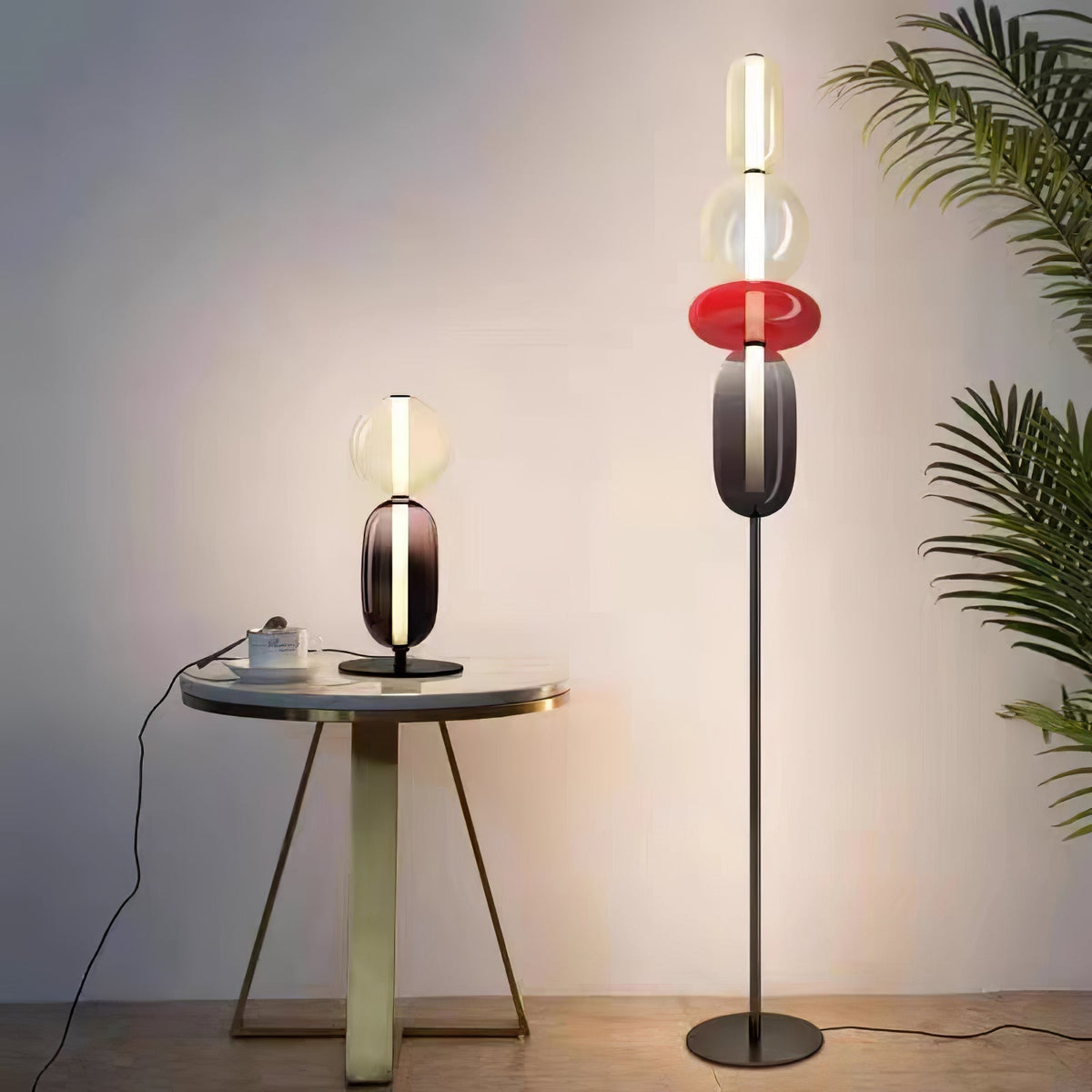 Lámpara de pie de vidrio soplado a mano con racimos de vidrio artísticos – Icono de estilo decorativo con LED integrado – Disponible en dos alturas