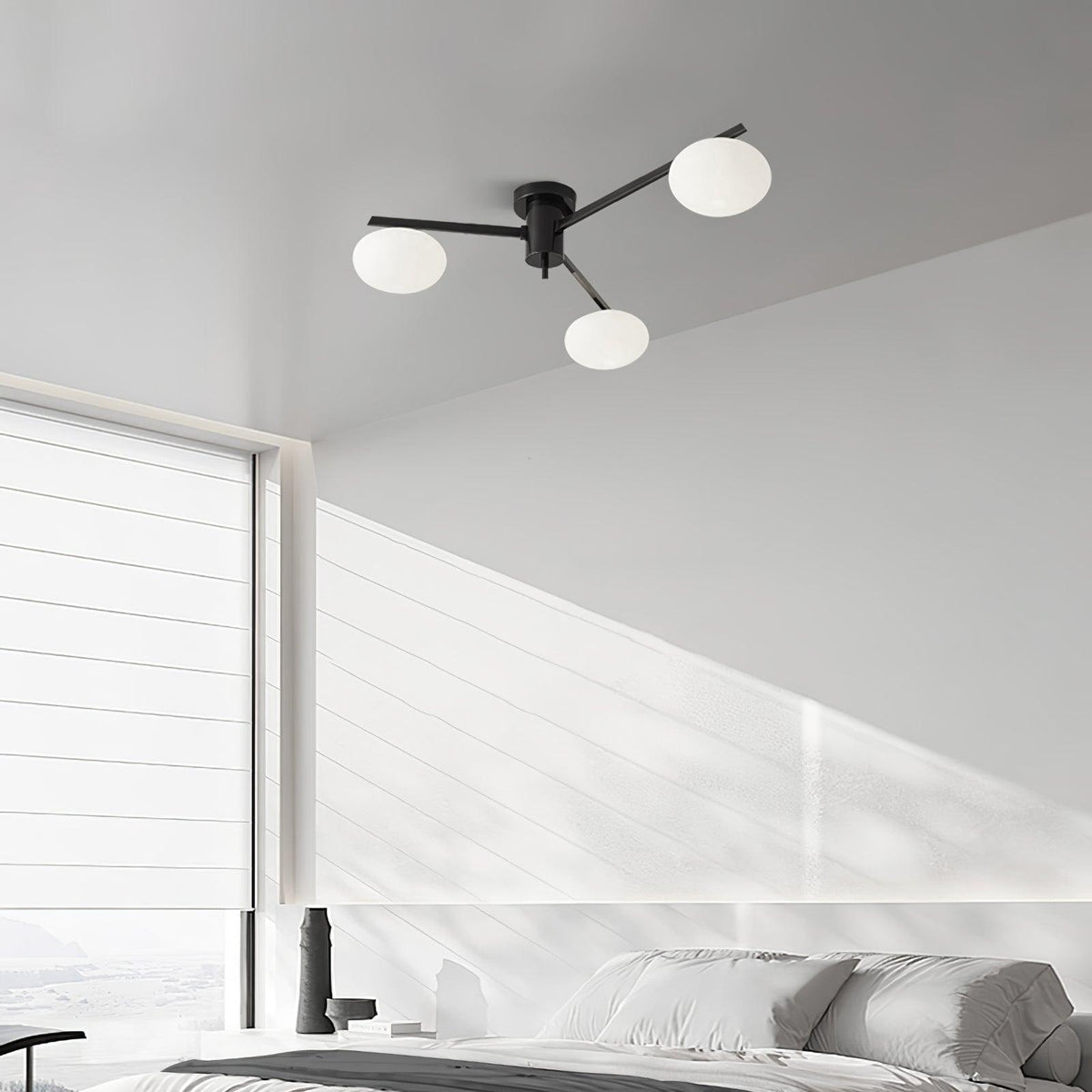 Lámpara de techo con globos de cristal ovalados y brazos delgados – Diseño moderno de perfil bajo para techos bajos en negro o latón – Casquillo G9 –