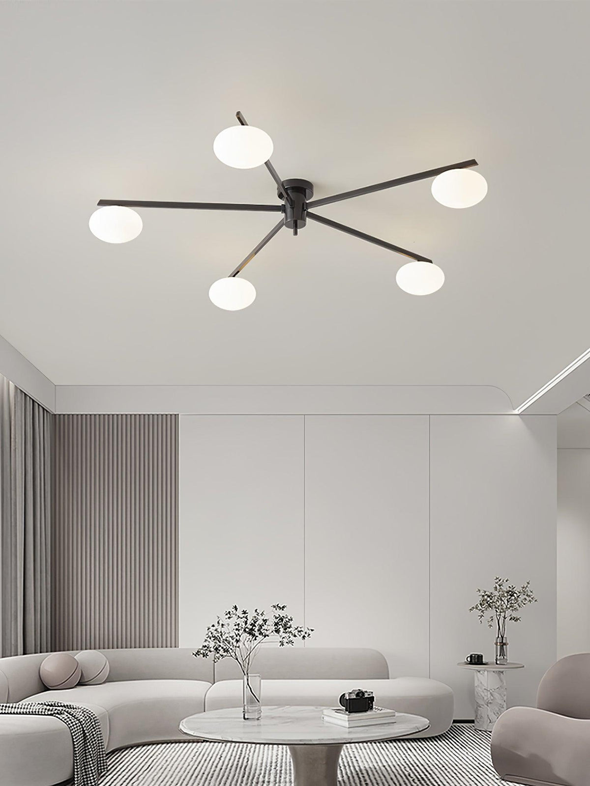 Lámpara de techo con globos de cristal ovalados y brazos delgados – Diseño moderno de perfil bajo para techos bajos en negro o latón – Casquillo G9 –
