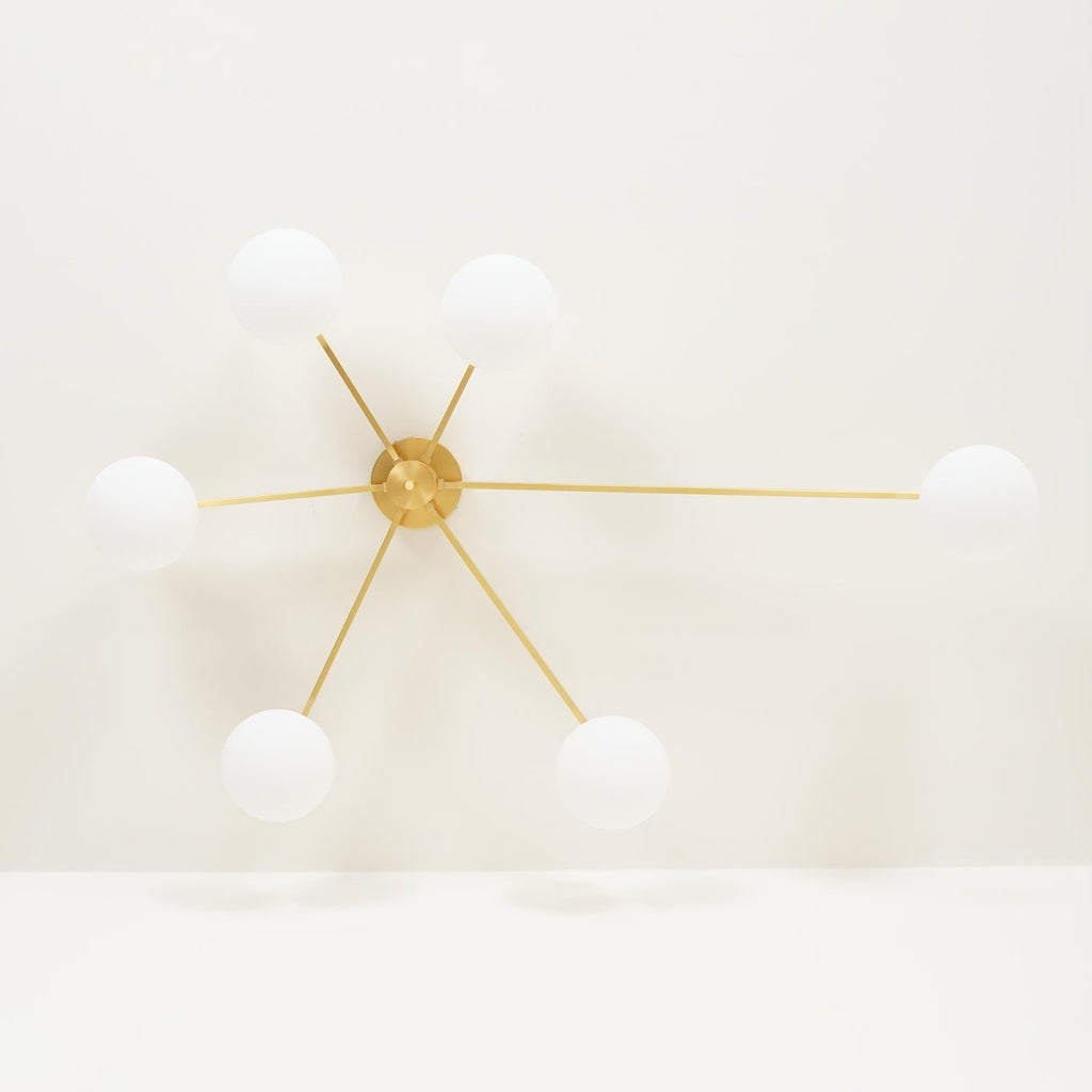 Lámpara de techo con globos de cristal ovalados y brazos delgados – Diseño moderno de perfil bajo para techos bajos en negro o latón – Casquillo G9 –
