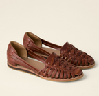 Elegantes zapatos de mujer con diseño ergonómico y plantilla de espuma suave para mayor comodidad durante todo el día.