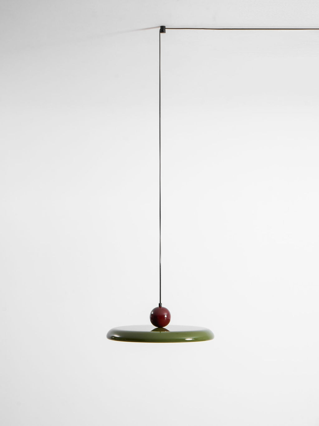 Lámpara de techo colgante redonda con diseño de disco radiante, regulable, 3 colores, cable de 450 cm, estilo escandinavo para interiores, rojo,