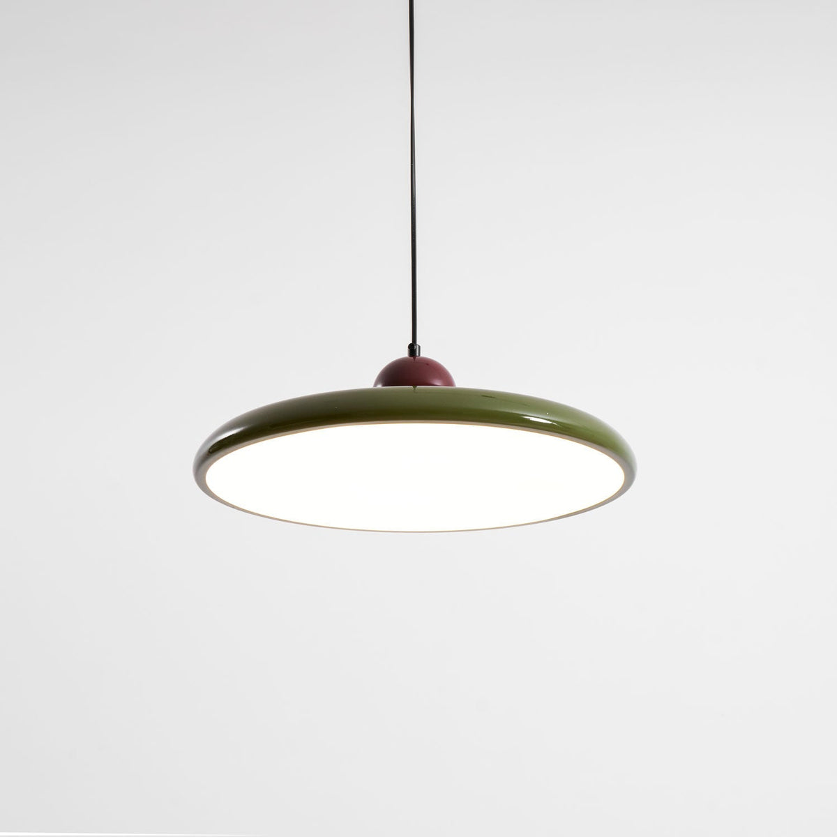 Lámpara de techo colgante redonda con diseño de disco radiante, regulable, 3 colores, cable de 450 cm, estilo escandinavo para interiores, rojo,