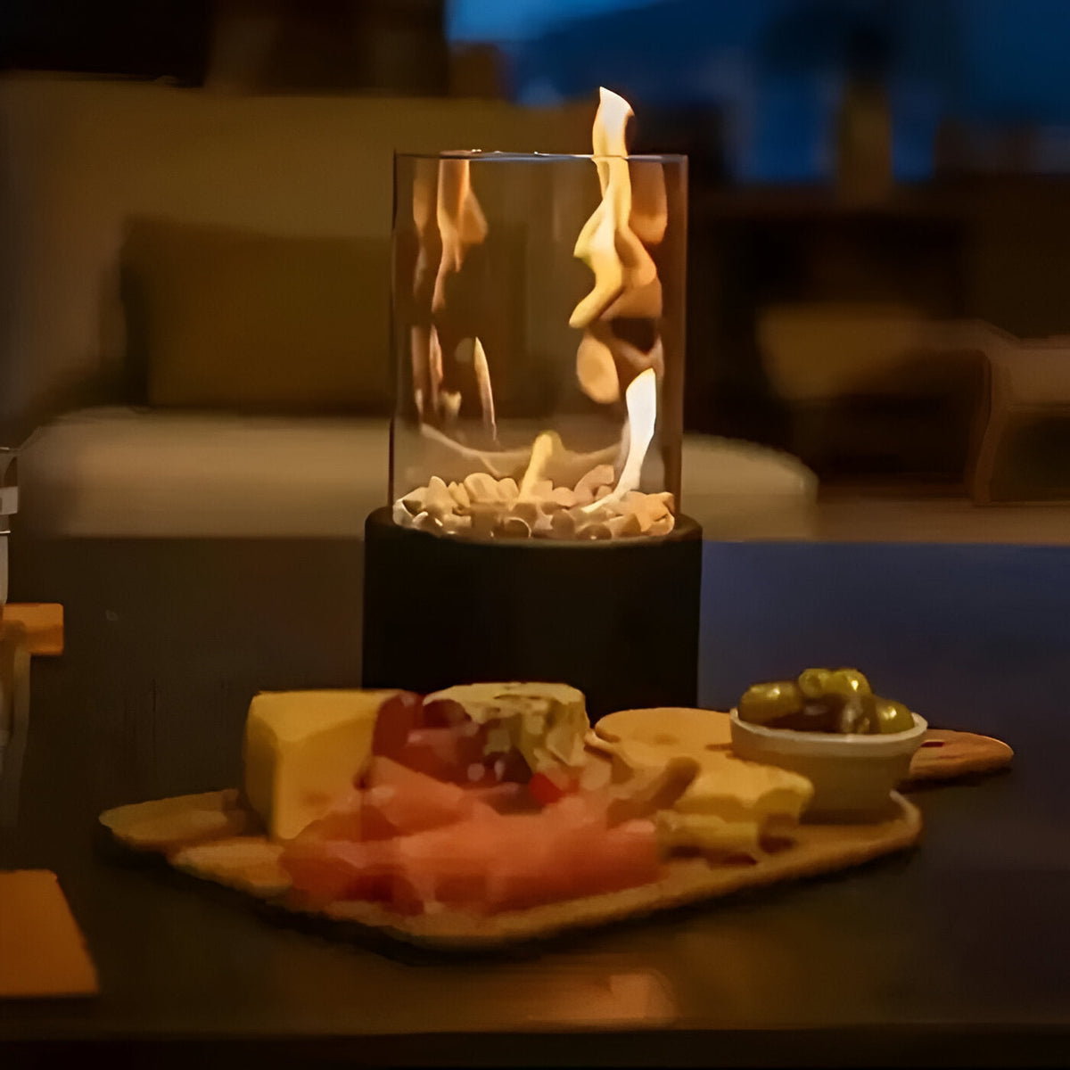 Lámpara de mesa sin cables con efecto llama Flamora