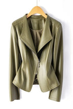 Chaqueta elegante para mujer con corte moderno para un look elegante y seguro.