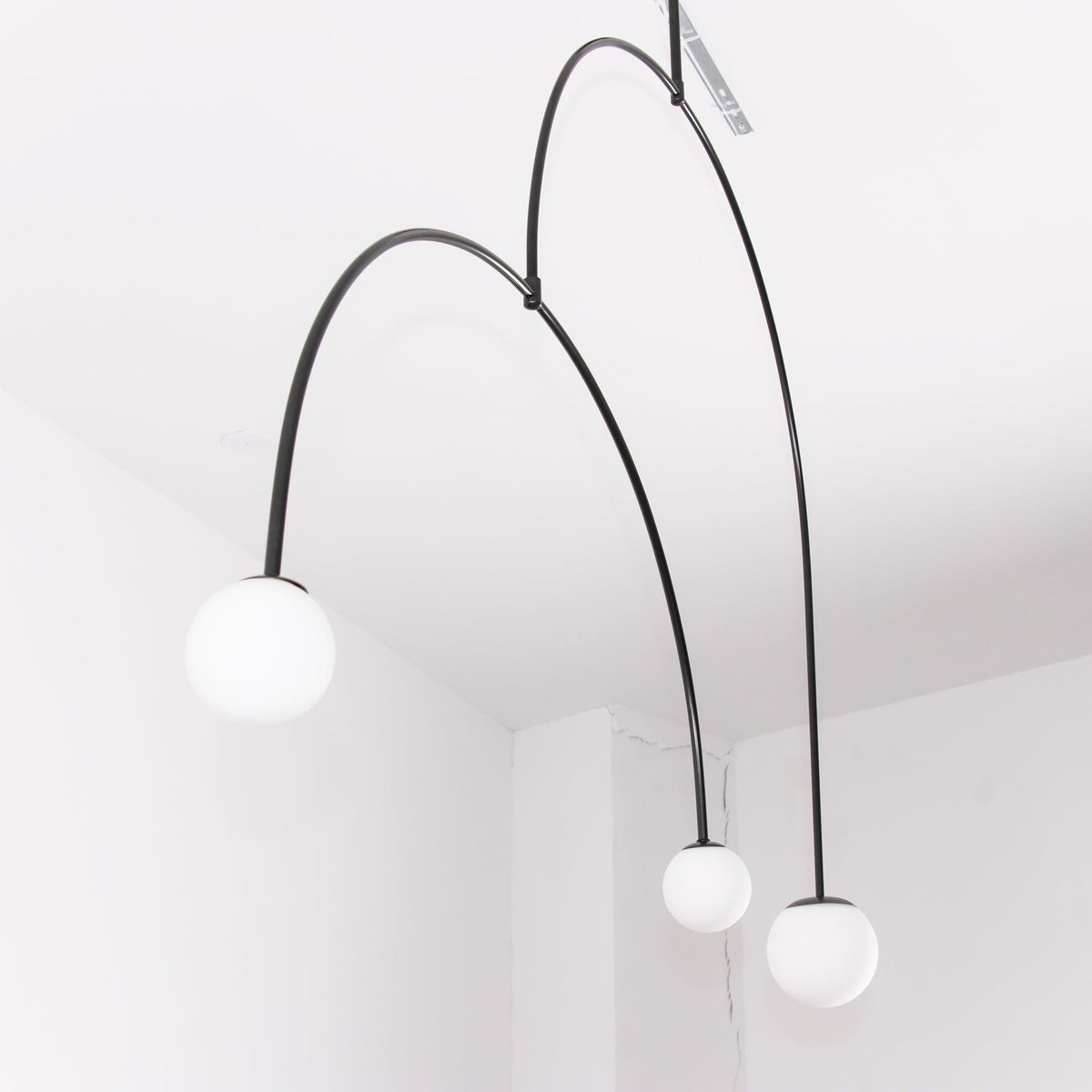 Lámpara de techo móvil con globos de cristal – Diseño moderno en latón o negro – 9 configuraciones – Casquillo G9 y G4
