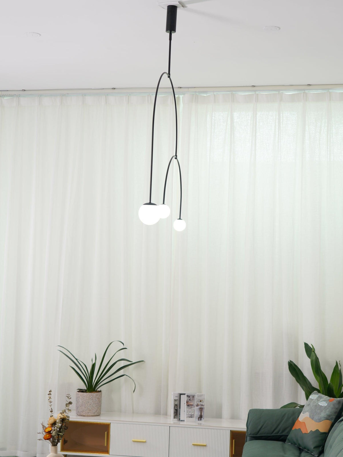 Lámpara de techo móvil con globos de cristal – Diseño moderno en latón o negro – 9 configuraciones – Casquillo G9 y G4