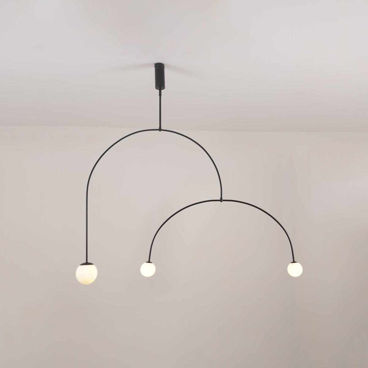Lámpara de techo móvil con globos de cristal – Diseño moderno en latón o negro – 9 configuraciones – Casquillo G9 y G4