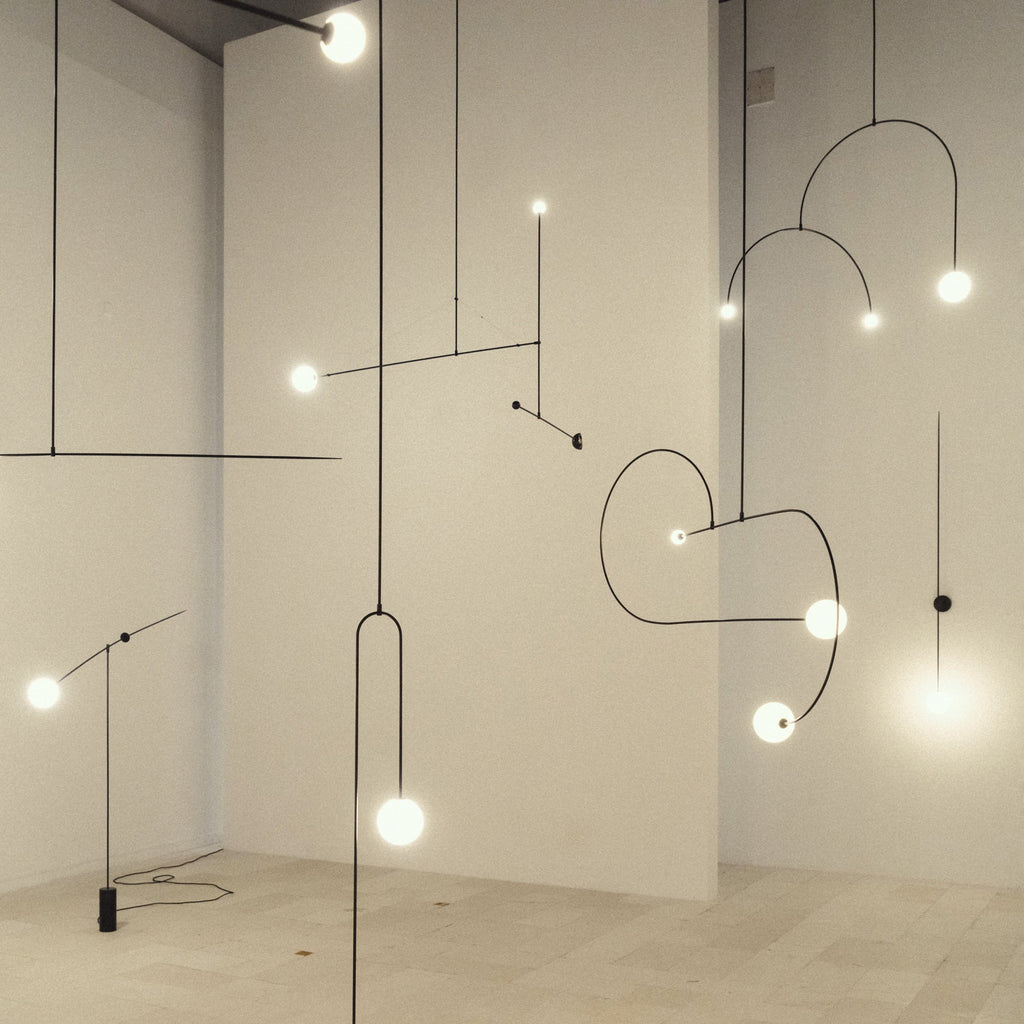 Lámpara de techo móvil con globos de cristal – Diseño moderno en latón o negro – 9 configuraciones – Casquillo G9 y G4