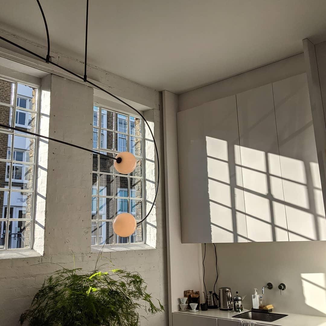 Lámpara de techo móvil con globos de cristal – Diseño moderno en latón o negro – 9 configuraciones – Casquillo G9 y G4