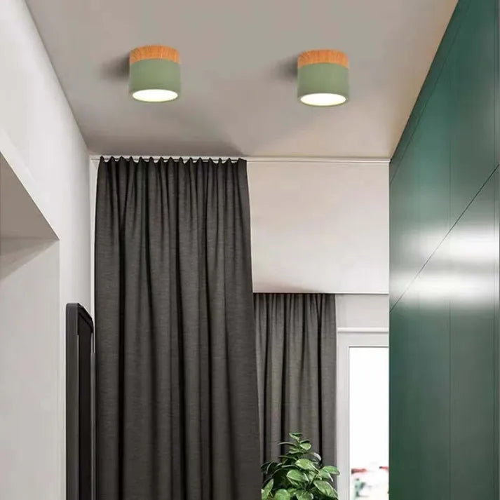 Lámpara de techo LED moderna | Cilindro negro con marco de madera