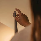 Lámpara de pie Nordic Elegance: iluminación elegante y regulable para interiores modernos